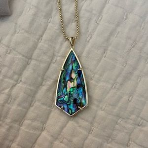 Kendra Scott necklace